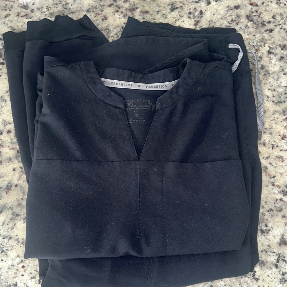 Fabletics Gray Performance Top - Picture 2 of 3